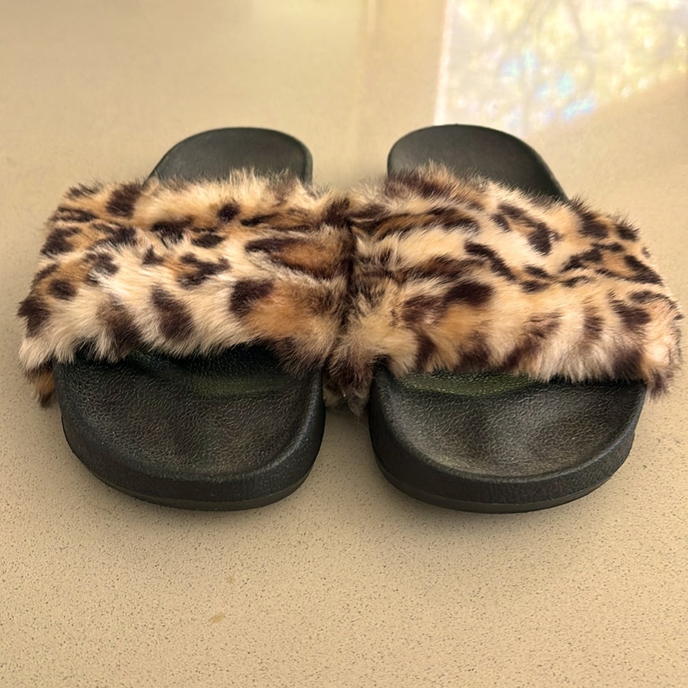 Fabulous Furs // Cheetah Trim Slides